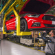 Imagen para el artículo titulado No son soldados del futuro, son los nuevos exoesqueletos de los empleados de Ford
